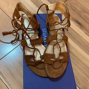 Stuart Weitzman
Roman Suede Flat Sandals